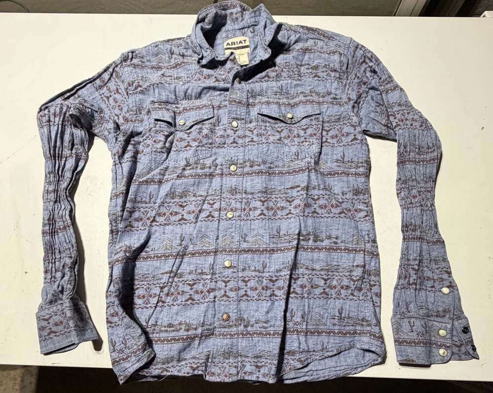 Ariat Men's Retro Fit Long Sleeve Button-Down Western Shirt w/ Tribal and Desert